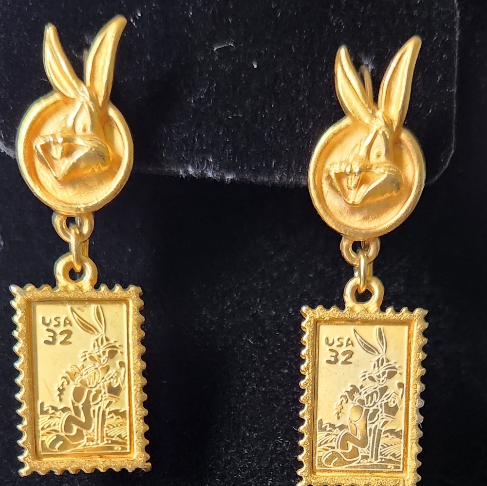 Gold 14k Warner Bros Bugs Bunny Character Earrings